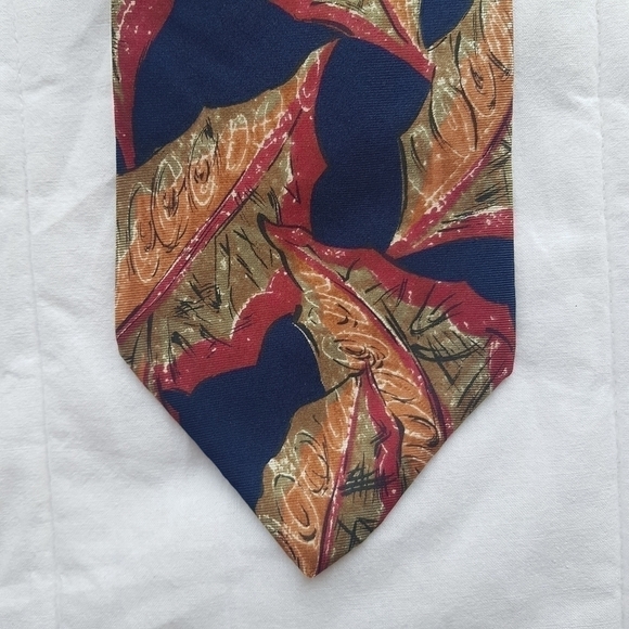 London Fog Italian Leaf Print Silk Tie - Picture 2 of 5